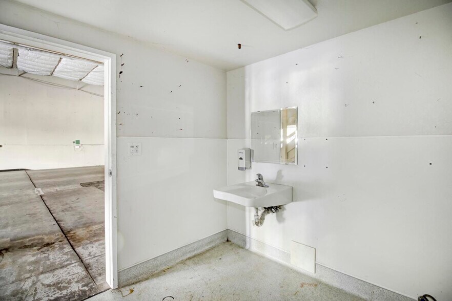 More Photos Of 2265 Sunrise Blvd, Gold River Auto Repair For Lease