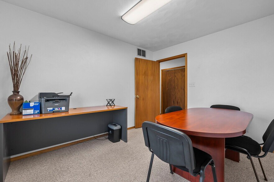 More Photos Of 407 W Saint Joseph St, Perryville Office For Sale