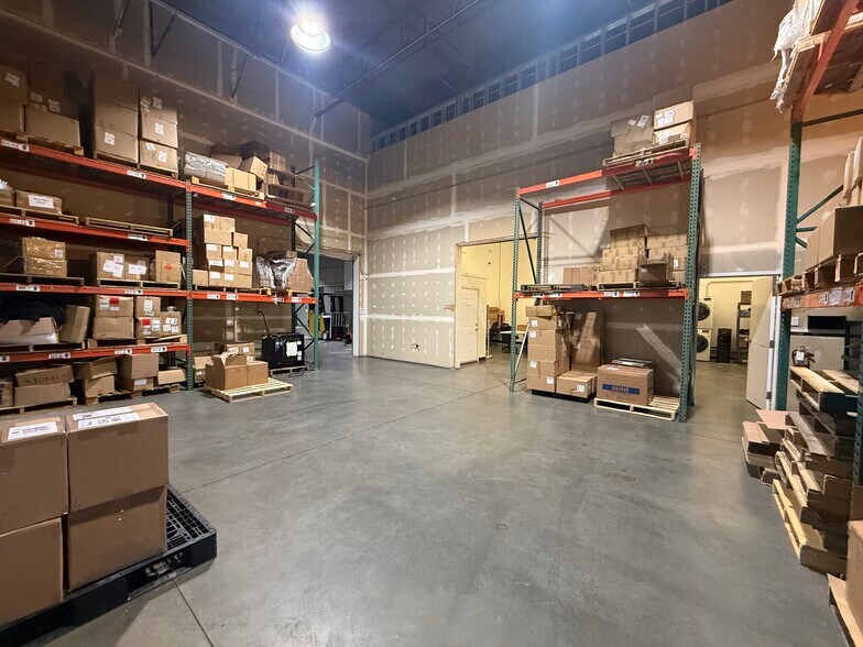 More Photos Of 930 N 1430 W, Orem Manufacturing For Lease