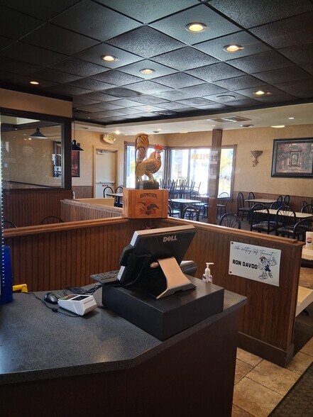 More Photos Of 605 S 10th St, Burlington General Retail For Sale