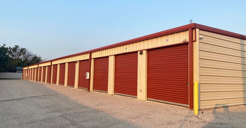 Primary Photo Of 105 Burnet Hills Dr, Burnet Self Storage For Sale