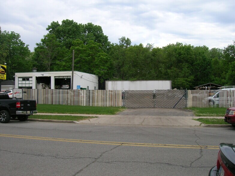 More Photos Of 6922 Harrison Ave, Hammond Auto Salvage Facility For Sale