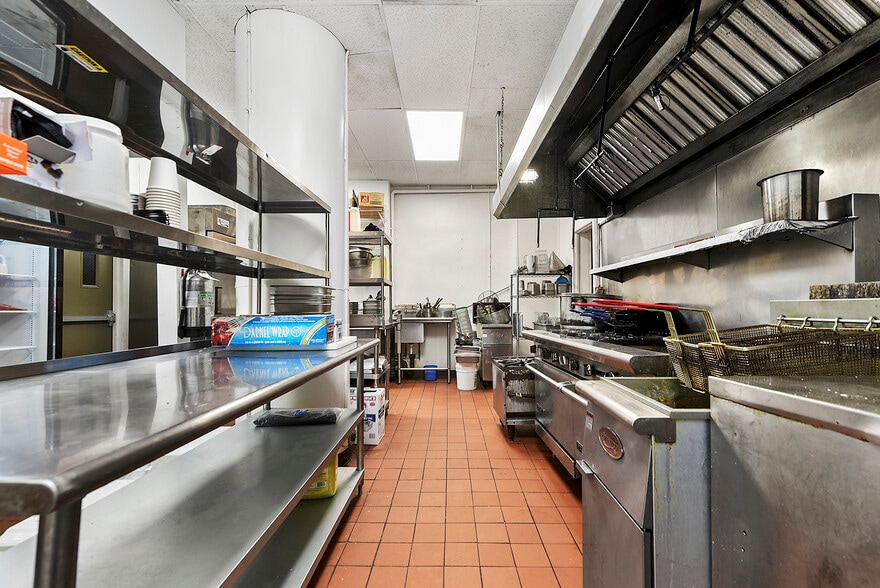 More Photos Of 400-416 Smithfield St, Pittsburgh Parking Garage For Lease