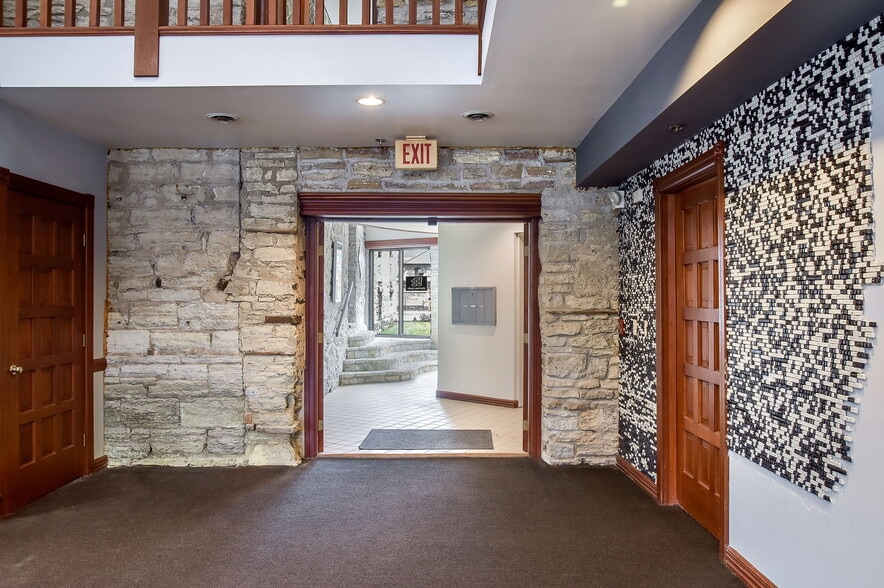 More Photos Of 30 S Shumway Ave, Batavia Office For Lease