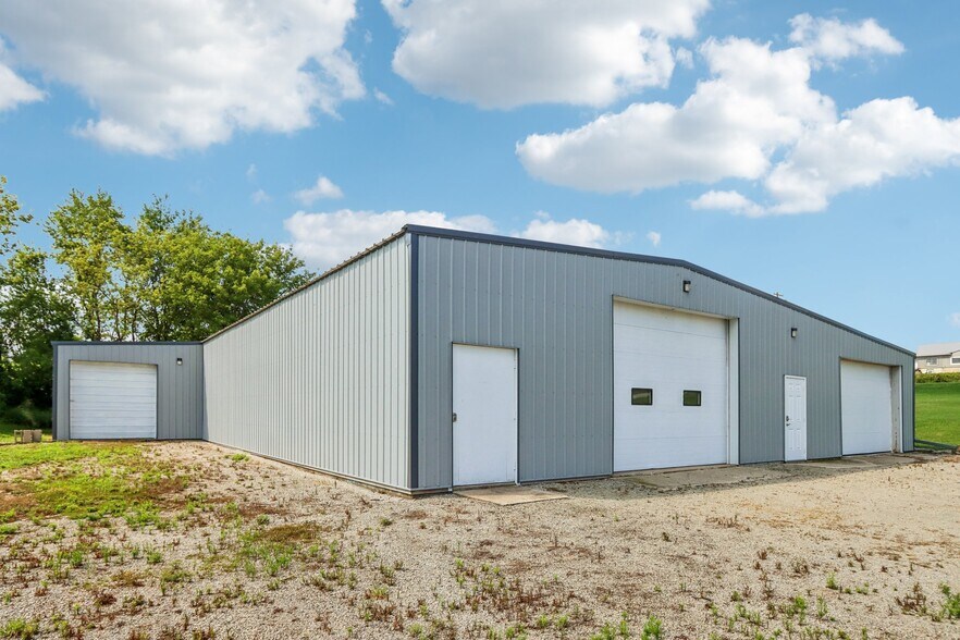 More Photos Of W9231 Bobolink Rd, Reeseville Warehouse For Sale