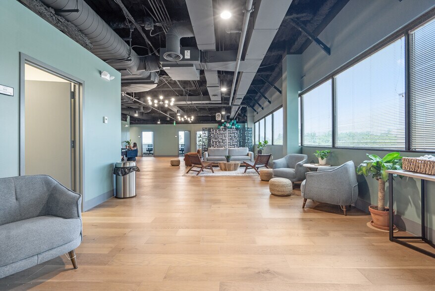 More Photos Of 200 W Towsontown Blvd, Towson Office For Sale