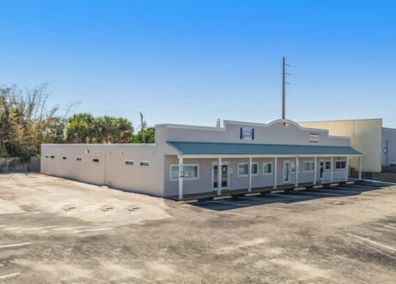 More Photos Of 105-111 Cleveland Ave, Cocoa Beach Storefront For Lease