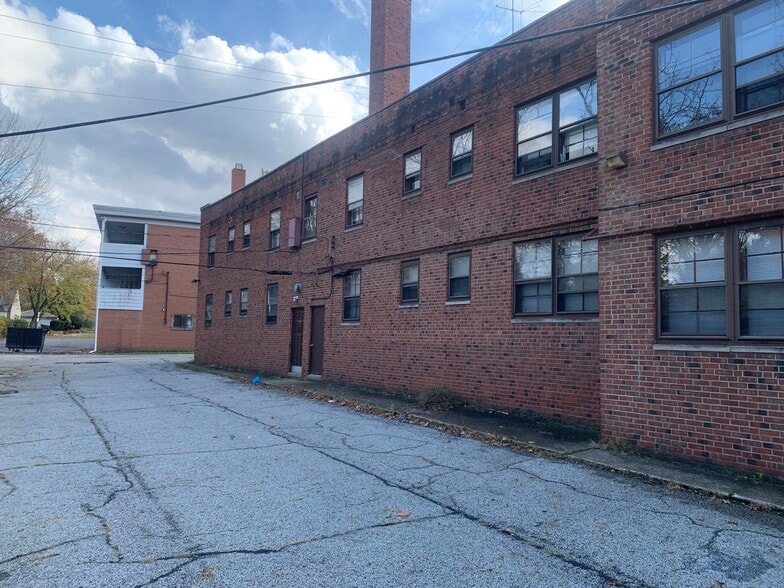 More Photos Of 2521 Noble Rd, Cleveland Heights Apartments For Sale