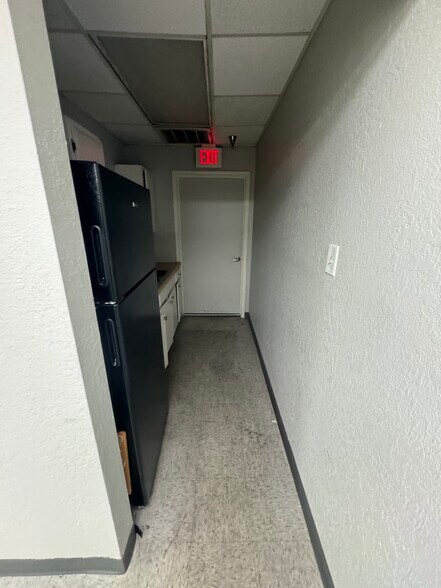 More Photos Of 10709 Tube Dr, Fort Worth Distribution For Lease