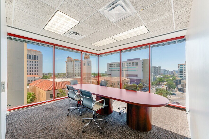 More Photos Of 2033 Main St, Sarasota Office For Lease