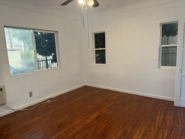 More Photos Of 405 Coronado Ter, Los Angeles Apartments For Sale