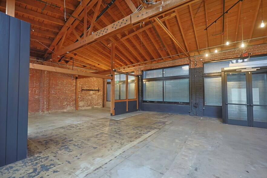 More Photos Of 2014-2022 E 7th St, Los Angeles Office For Lease