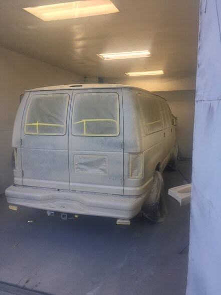 More Photos Of 1125 Cloverleaf St, Houston Industrial For Sale