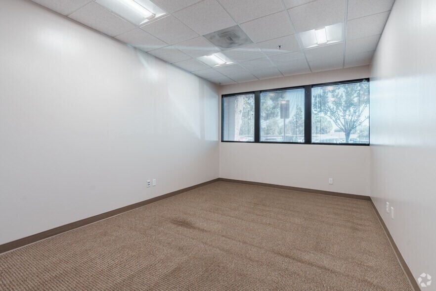 More Photos Of 200 New Stine Rd, Bakersfield Office For Lease