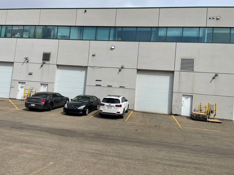 More Photos Of 3104-3160 Parsons Rd NW, Edmonton Office Residential For Sale