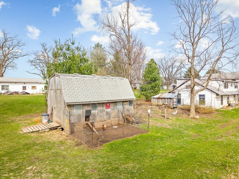 More Photos Of 2280 S Rock City Rd, Ridott Multifamily For Sale