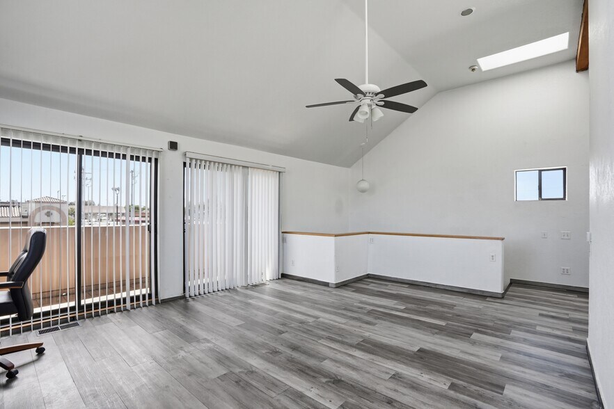 More Photos Of , Santa Maria General Retail For Sale