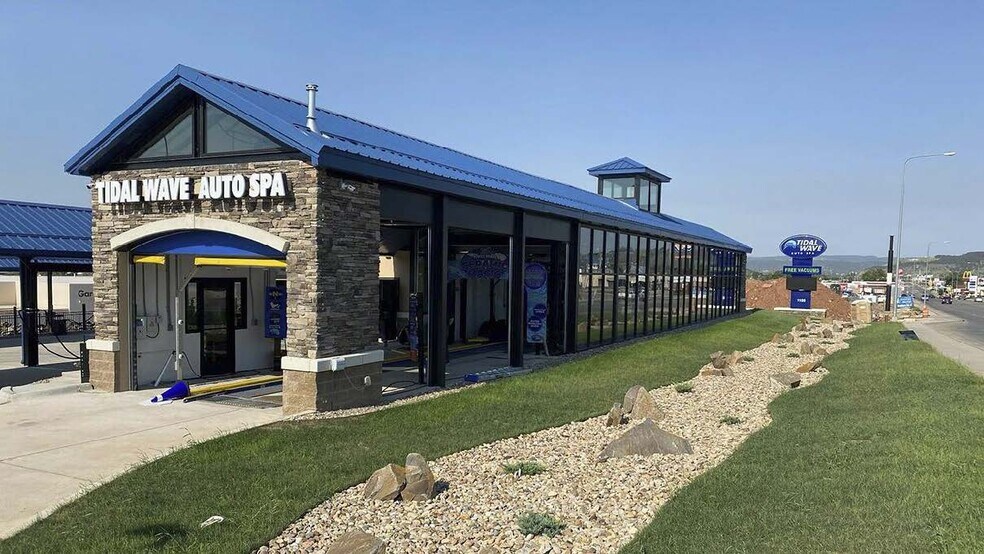 Primary Photo Of 300 N Overland Ave, Burley Carwash For Sale