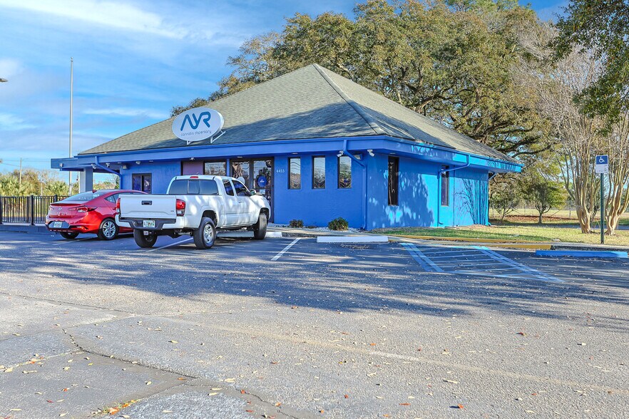 More Photos Of 4455 Mobile Hwy, Pensacola Freestanding For Sale