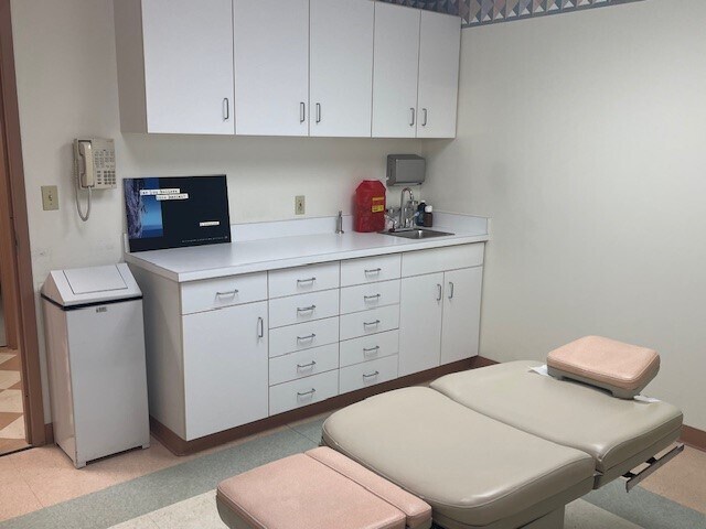 More Photos Of 371 Broadway, Kingston Medical For Sale