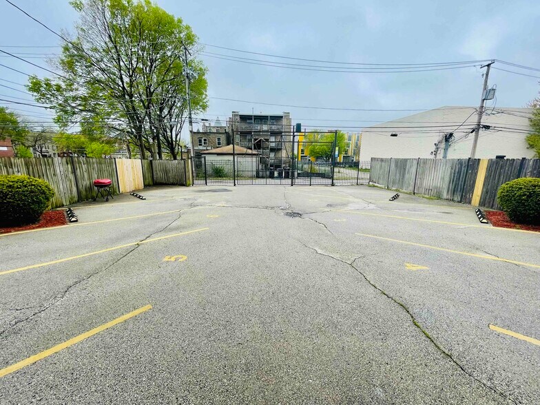 More Photos Of 5526 S Indiana Ave, Chicago Apartments For Sale