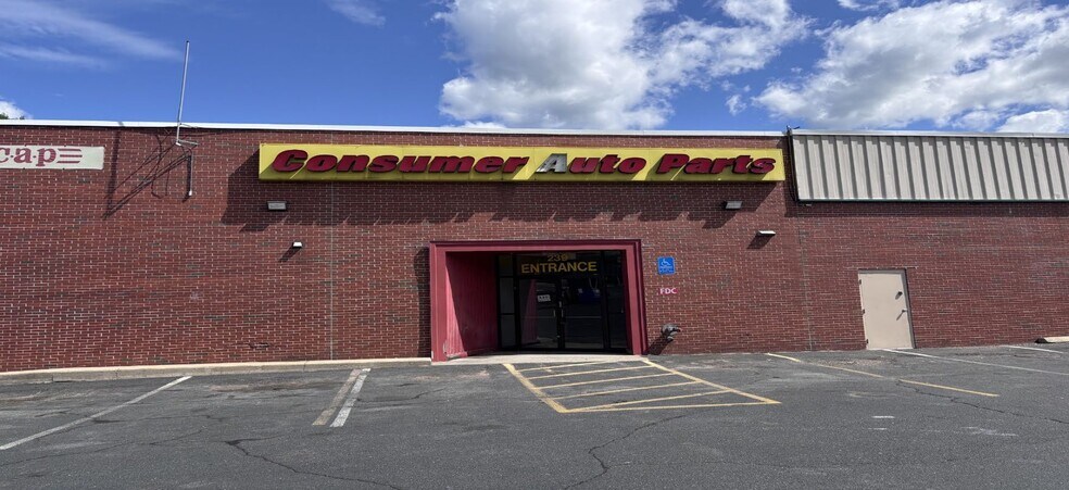 More Photos Of 209-235 South St, Holyoke Freestanding For Lease