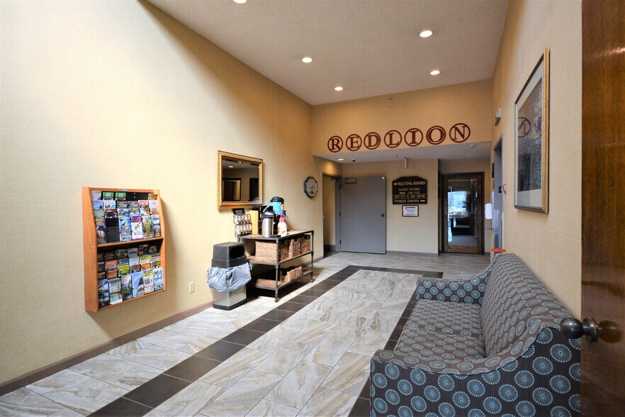 More Photos Of 1929 4th St, Eureka Hotel For Sale