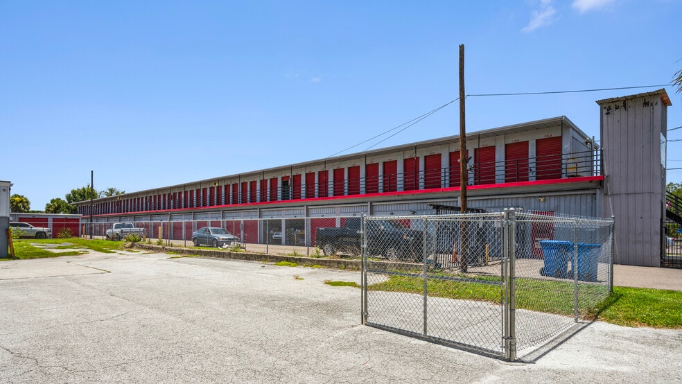 Primary Photo Of 5904 Johns Rd, Tampa Self Storage For Sale