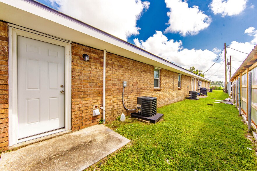 More Photos Of 3600 Friendswood Dr, Houma Apartments For Sale