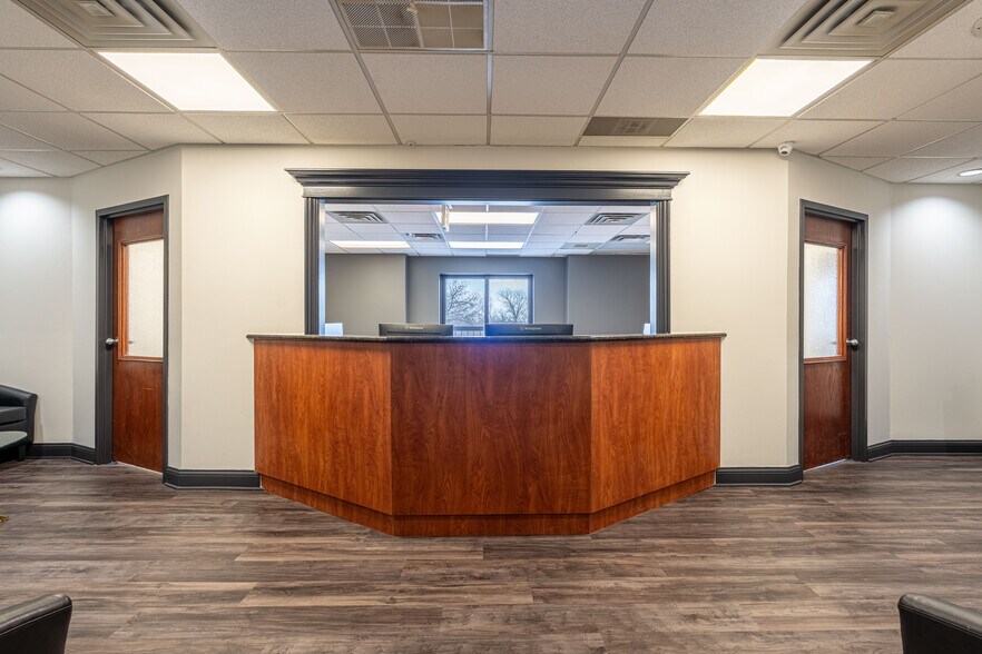 More Photos Of 183 S Bloomingdale Rd, Bloomingdale Medical For Lease