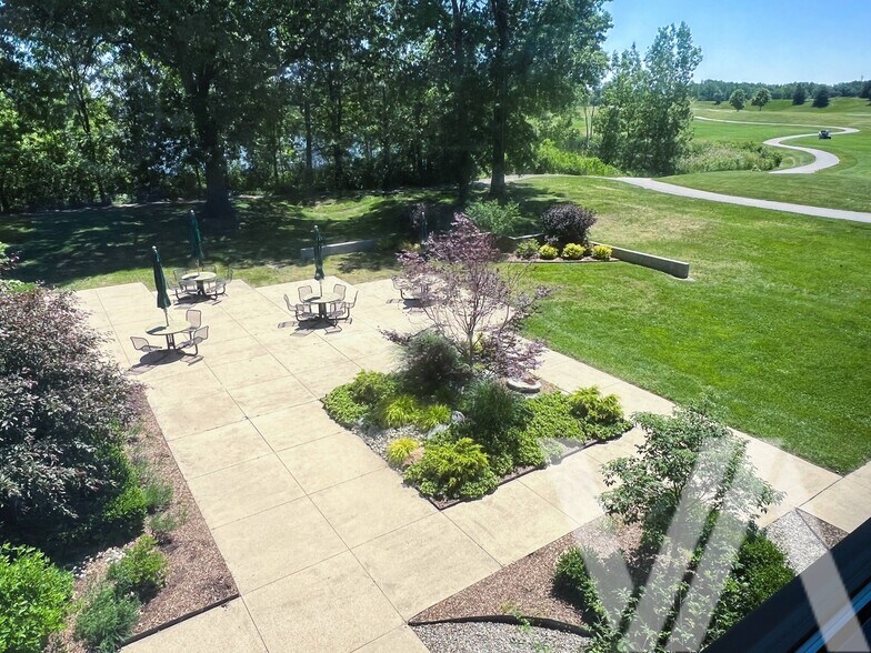 More Photos Of 25251 Northline Rd, Taylor Office For Sale