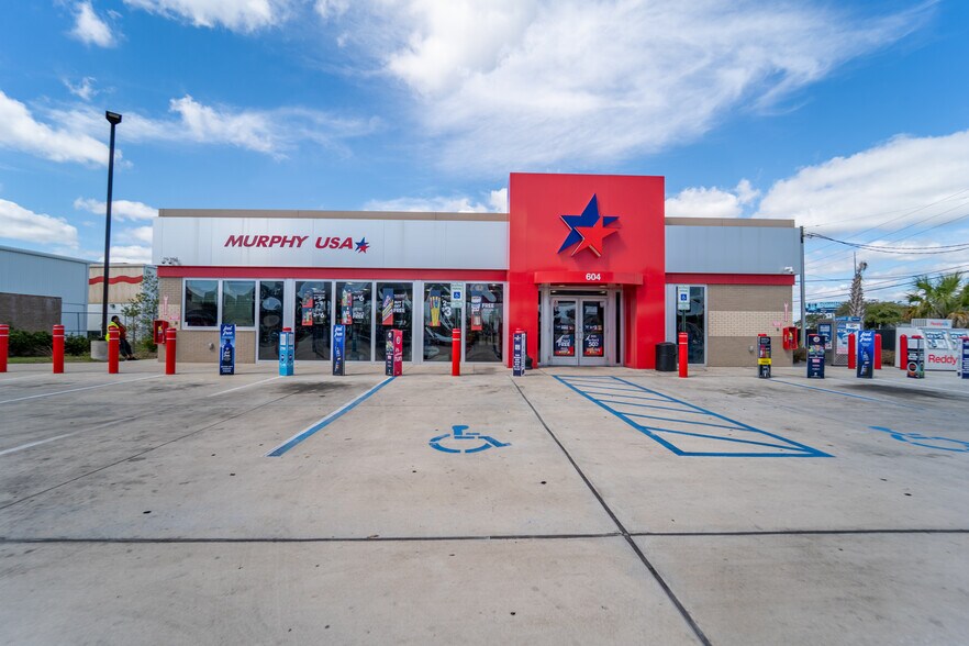 More Photos Of 604 Beal Pky, Fort Walton Beach Freestanding For Sale