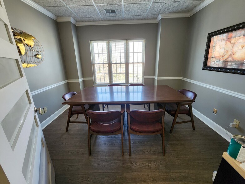 More Photos Of 330 N Evergreen Rd, Louisville Office Residential For Lease