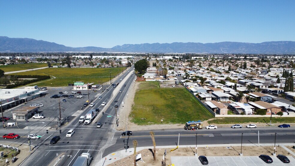 More Photos Of Cedar @ Santa Ana Ave, Bloomington Land For Lease