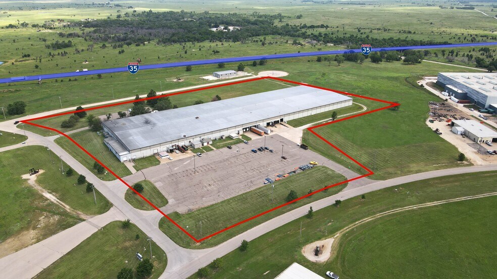 More Photos Of 2400 Pioneer Dr, El Dorado Warehouse For Lease