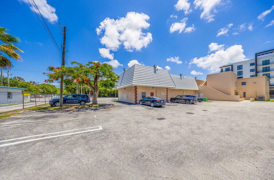 More Photos Of 9765 SW 184th St, Miami Office For Sale