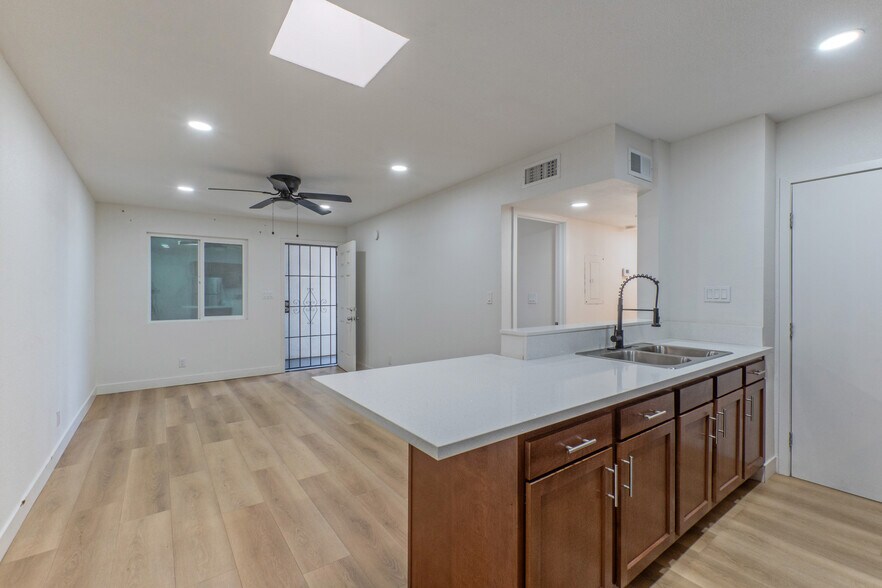 More Photos Of 2719 W Maryland Ave, Phoenix Apartments For Sale