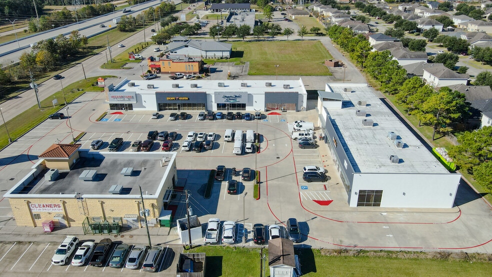 More Photos Of 11501 N Sam Houston Pky E, Humble Unknown For Lease