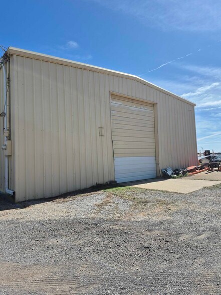 More Photos Of 600 Evanhale -1, Oklahoma City Warehouse For Lease