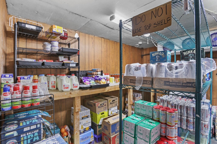 More Photos Of 31815 E Historic Columbia RI Hwy, Troutdale Convenience Store For Sale