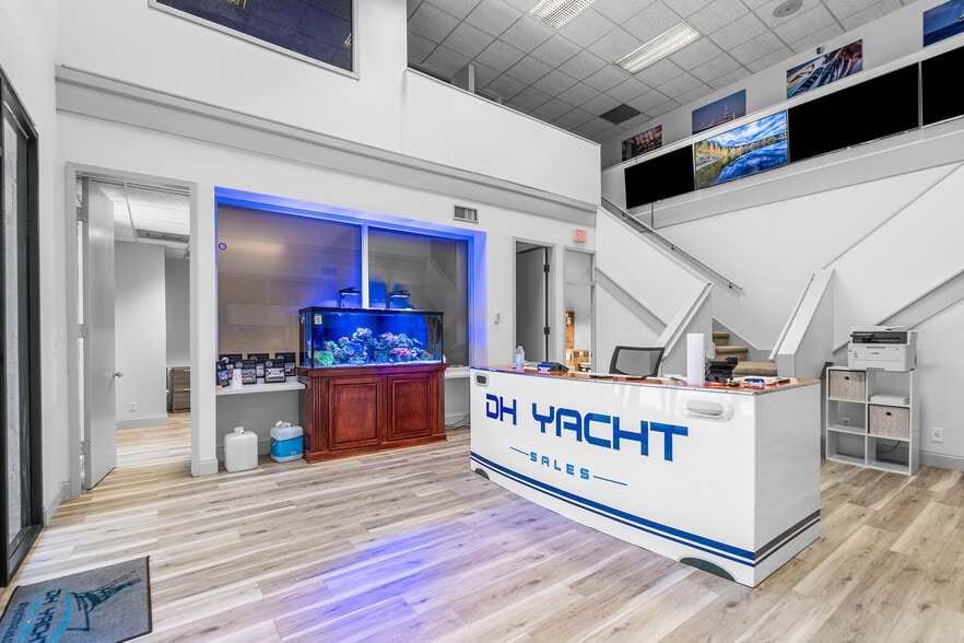 More Photos Of 112-120 US Highway 1, Tequesta Medical For Sale