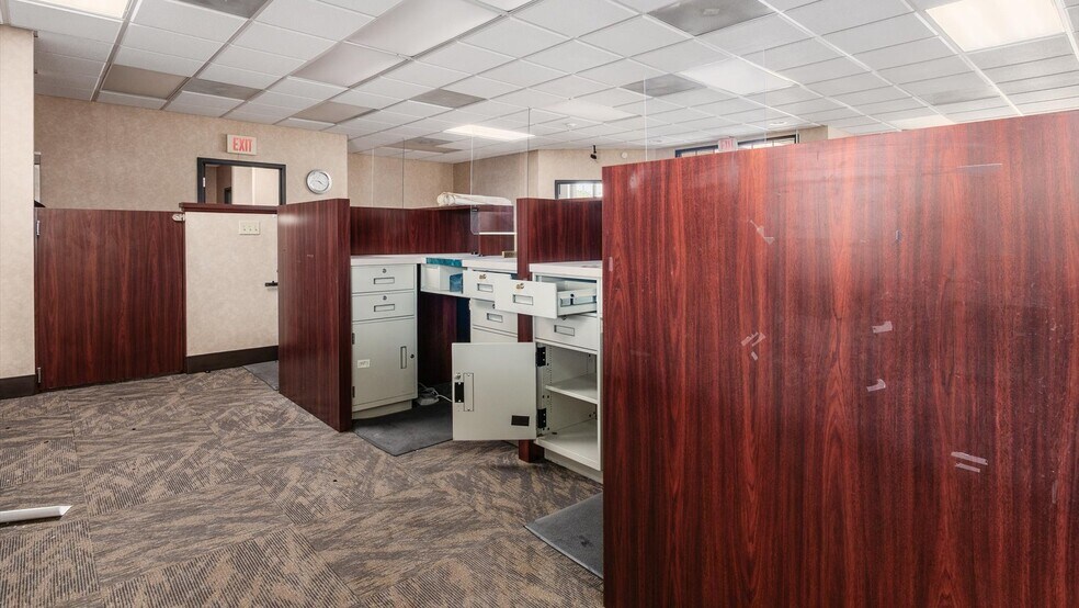 More Photos Of 220 E State St, Newcomerstown Bank For Sale