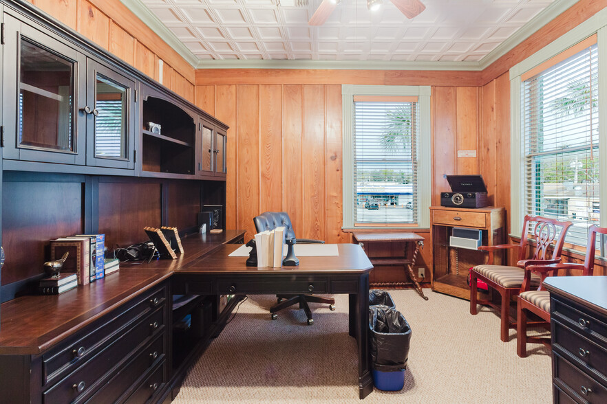 More Photos Of 37951 Meridian Ave, Dade City Office For Sale