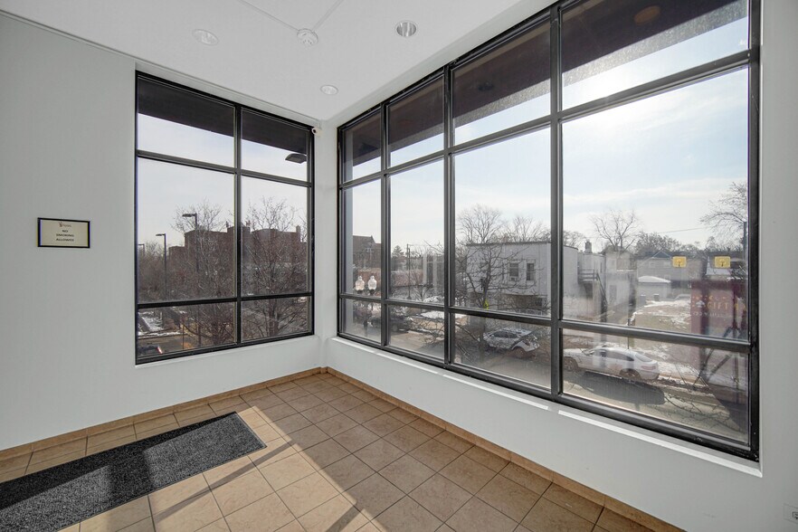 More Photos Of 134 W 111th St, Chicago Office For Lease