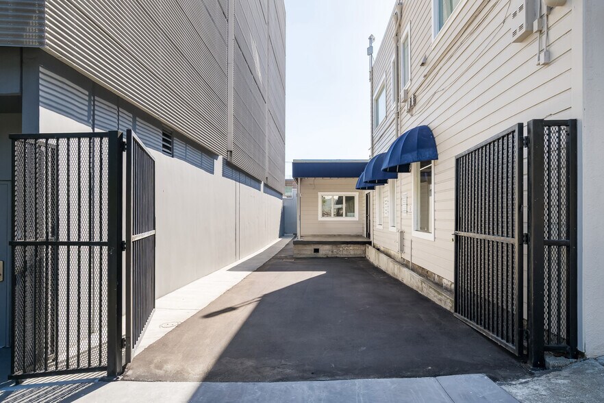 More Photos Of 343-345 Vermont St, San Francisco Light Distribution For Sale