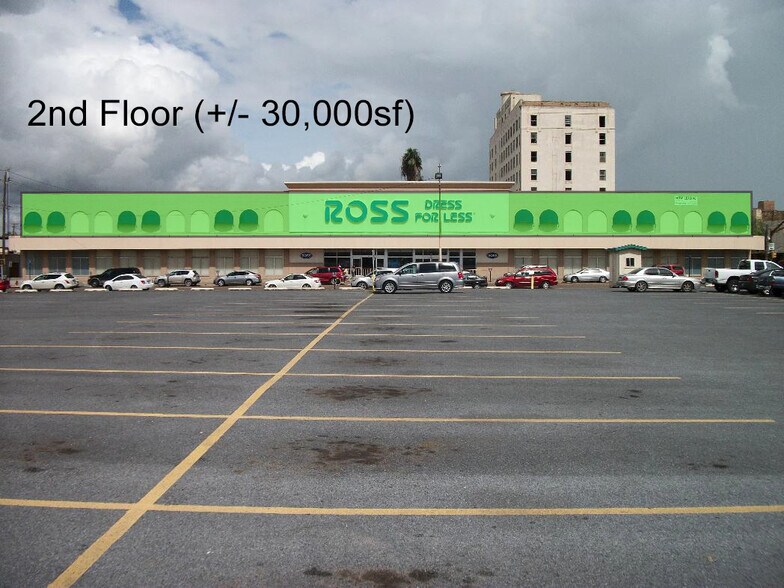 More Photos Of 315 E 12th St, Brownsville Storefront Retail Office For Lease