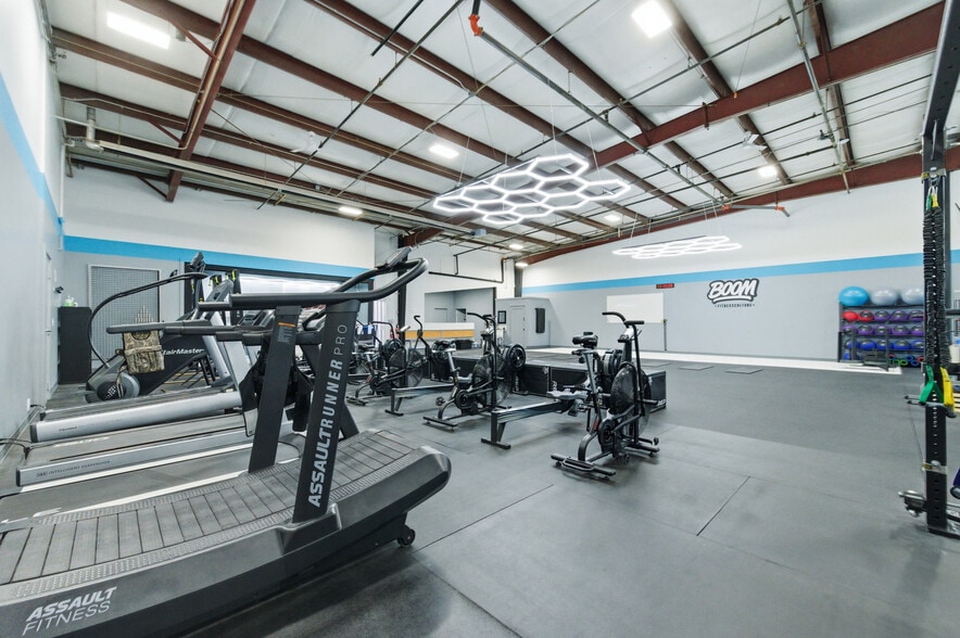 More Photos Of 1657 N State St, Lehi Manufacturing For Sale