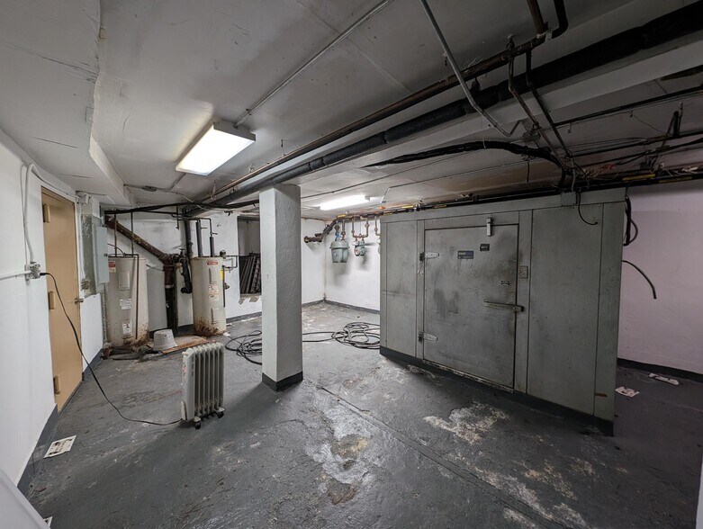 More Photos Of 305 E 92nd St, New York Apartments For Lease