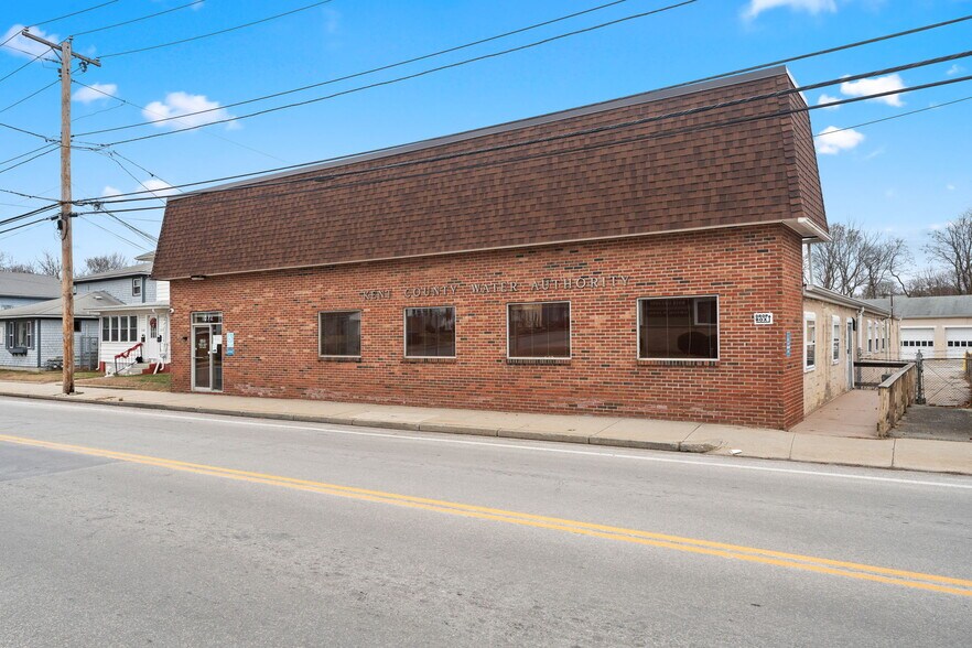 More Photos Of 1072 Main St, West Warwick Office For Sale