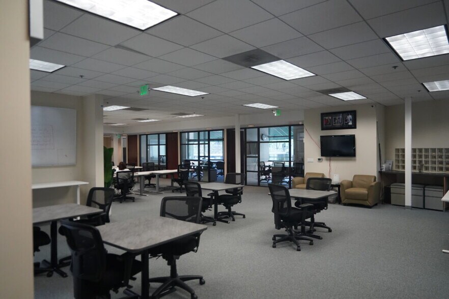 More Photos Of 585 Glenwood Ave, Menlo Park Office Residential For Lease